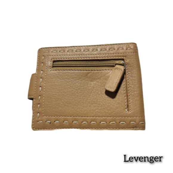 Levenger - Genuine Leather Bifold Wallet with Zippered Pocket for Change - Picture 2 of 7